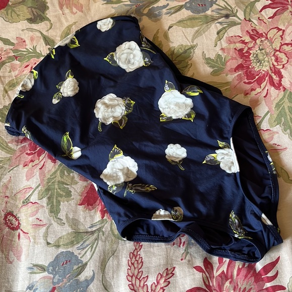 JUICY COUTURE Size Small Floral Classic 1-Piece Swimsuit Adjustable $138 NEW - Picture 7 of 14